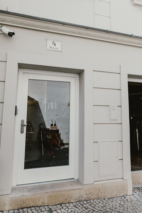 Coco Chanel Boutique Apartment By Goodnite Cz Brno Exteriör bild